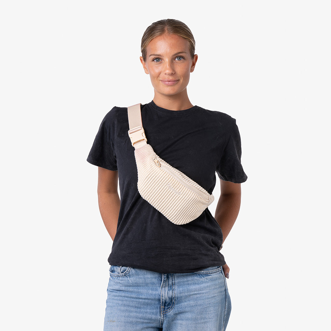 paprcuts-capri-bauchtasche-off-white-aus-cord image 2
