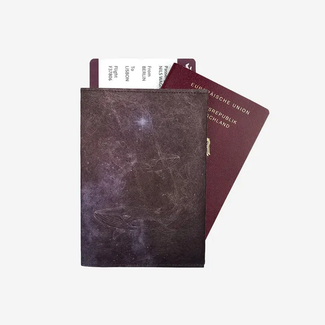 paprcuts-galactic-whale-rfid-reisepasscover-grau-adventure image 1