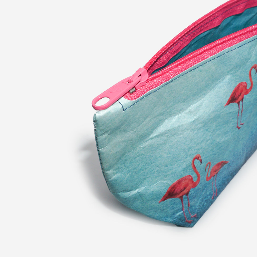 paprcuts-flamingo-kosmetiktasche-tyvek-blau-pink-flamingo-design image 4