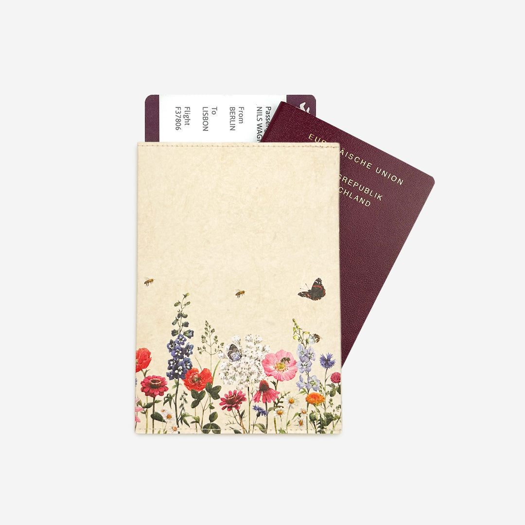 paprcuts-rfid-reisepasscover-blumenwiese-beige-tyvek-impfpassh-lle-mit-rfid-schu image 1