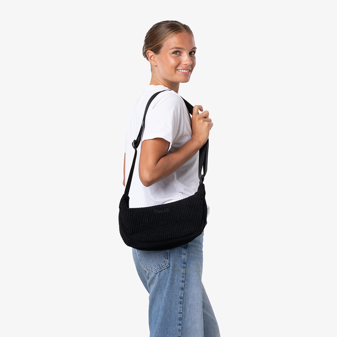 paprcuts-valencia-roundbag-just-black image 8