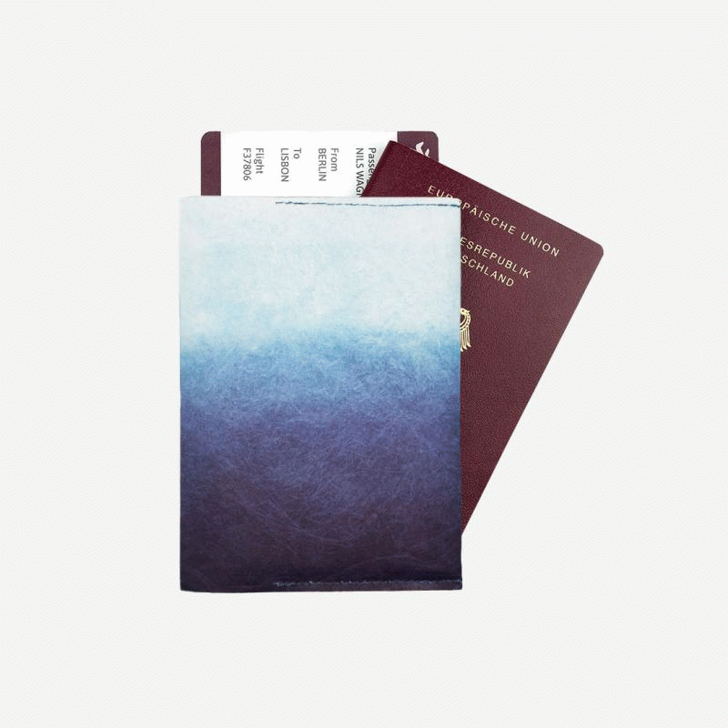 paprcuts-reisepasscover-berraschungsdesign-gelb-explore-aus-tyvek image 1