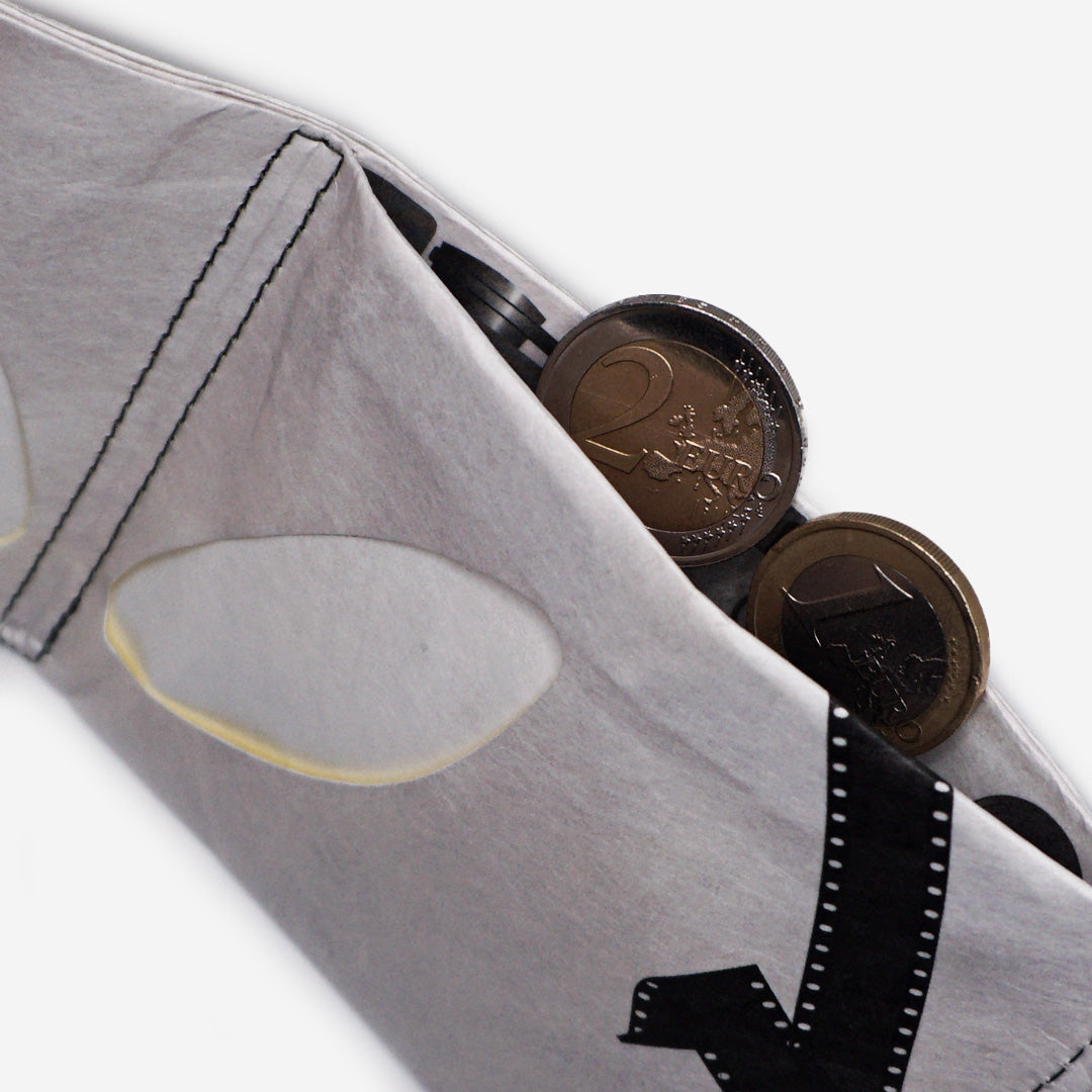paprcuts-rfid-wallet-kamera-grau-tyvek-b-ware image 4