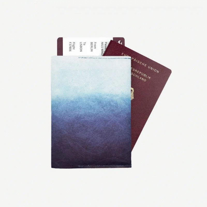 paprcuts-reisepasscover-berraschungsdesign-gelb-explore-aus-tyvek image 1